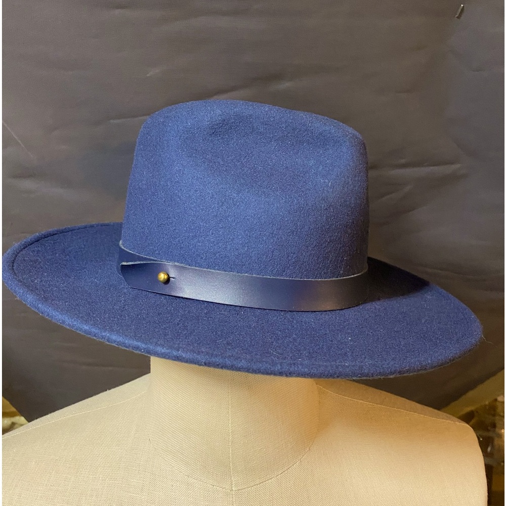 NWOT
LACK OF COLOR hat